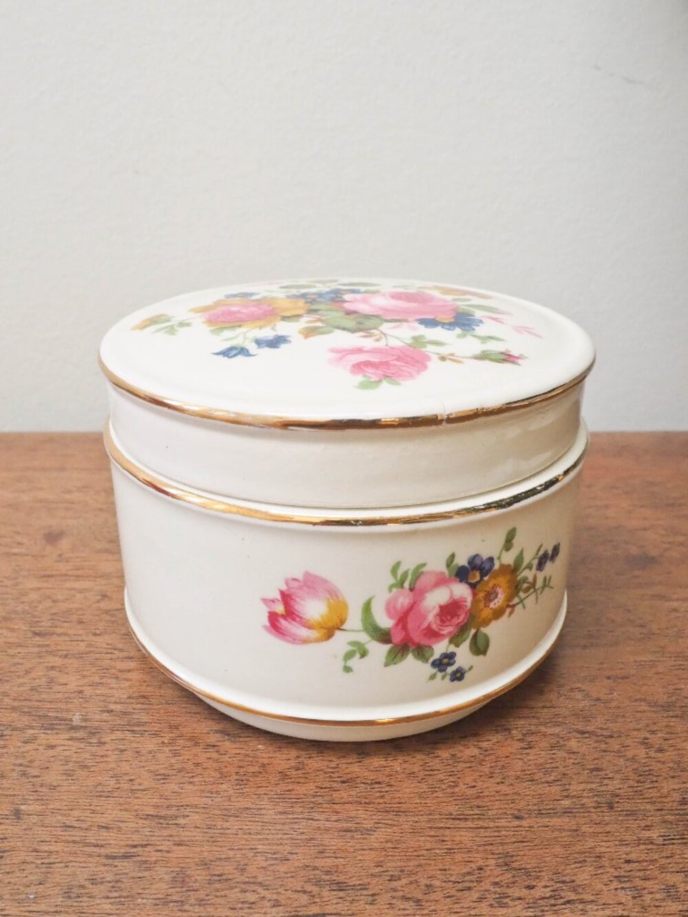 Vtg Ceramic Trinket Box - Sadler Round Jewelry Casket- Vanity Decor Gift for her